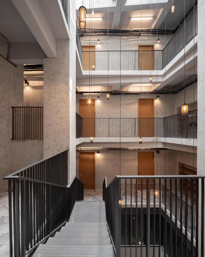 Luk Hostel Bangkok Bagian luar foto