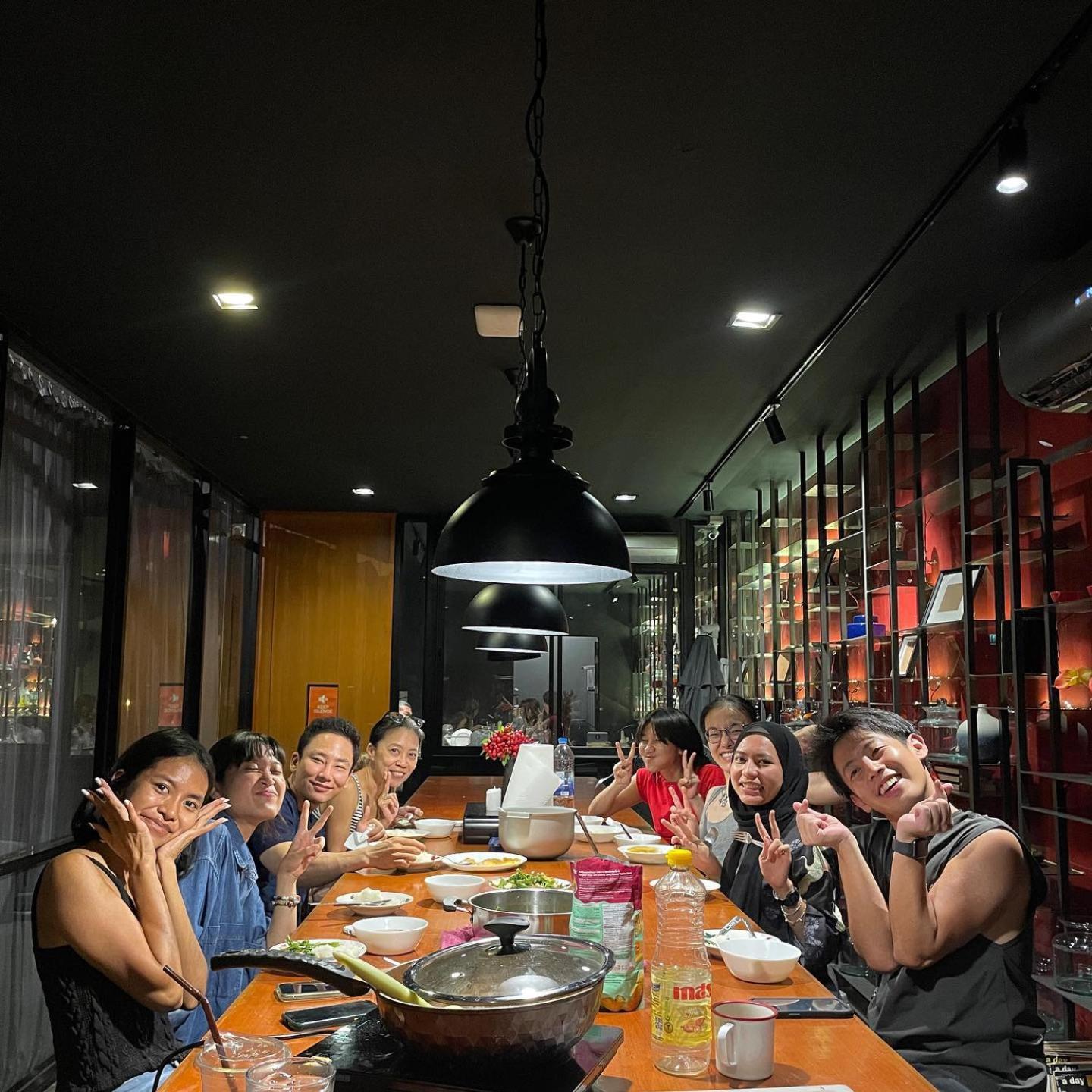 Luk Hostel Bangkok Bagian luar foto