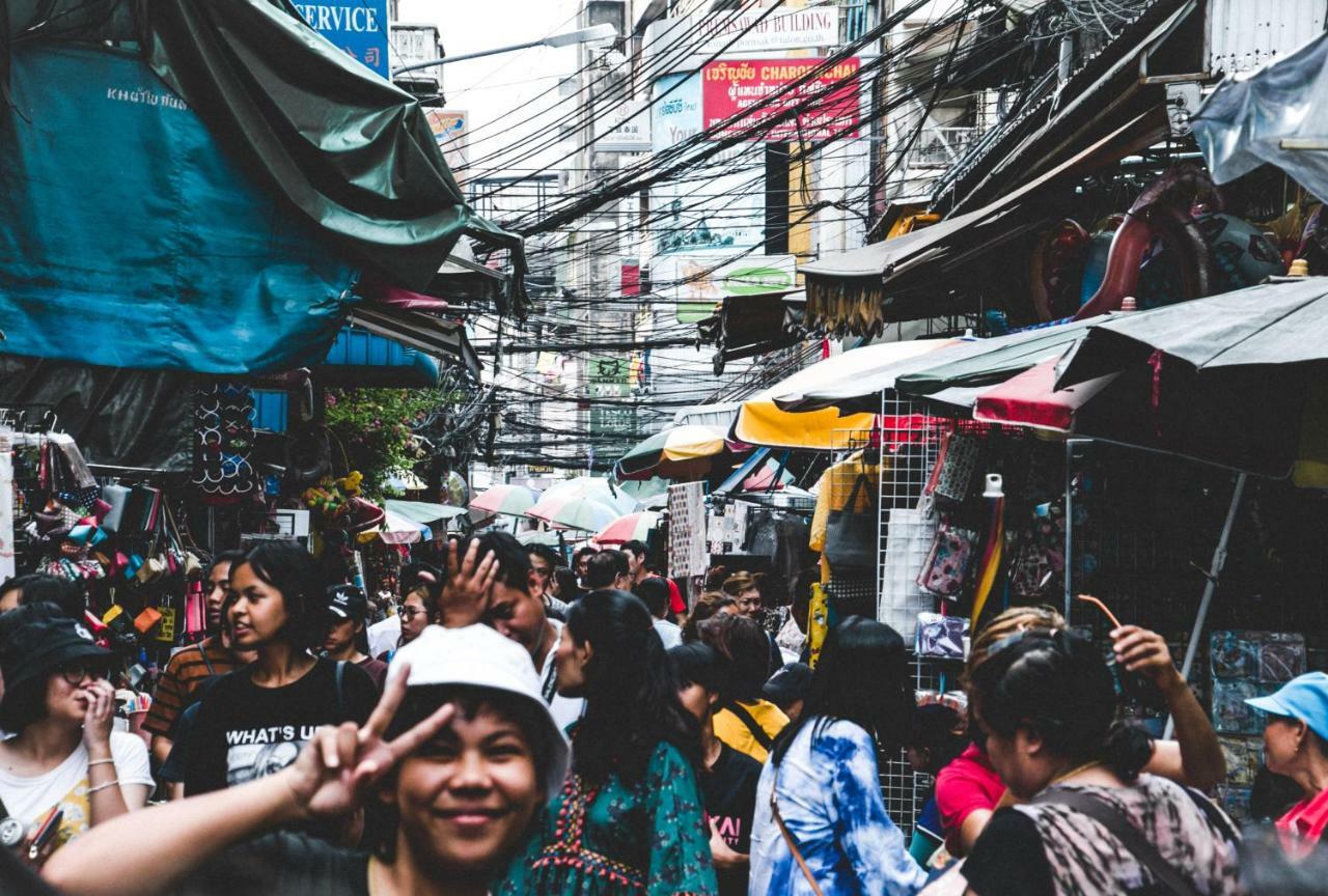 Luk Hostel Bangkok Bagian luar foto